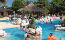 Foto piscina camping tahiti, piazzole e bungalows per le vacanze delle famiglie con bambini nella natura a lido delle nazioni (FE), in emilia romagna