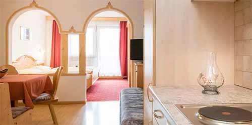 le camere e gli gli appartamenti dell'hotel senoner in val pusteria