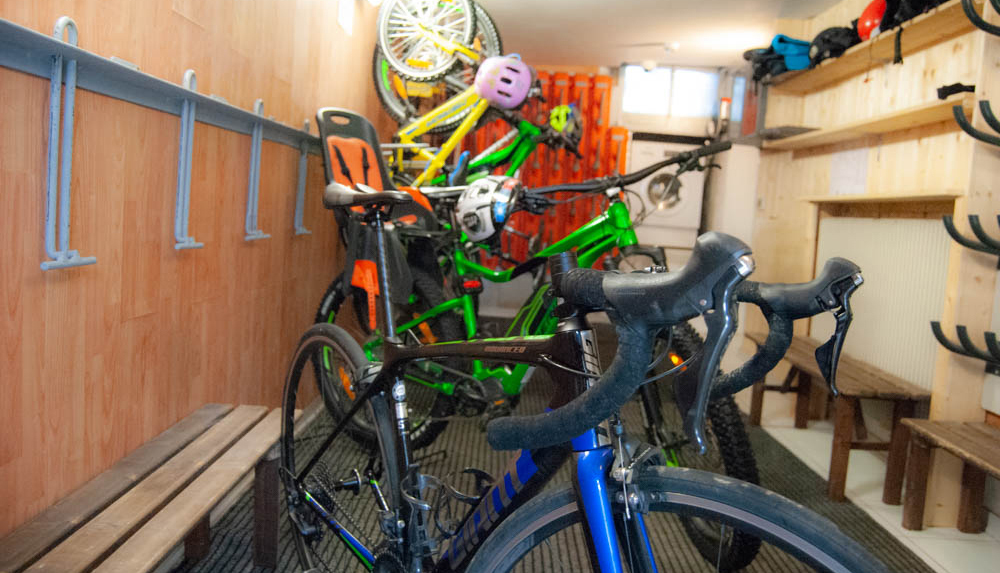 foto deposito biciclette dell'hotel vittoria