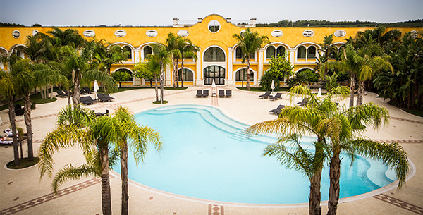 piscina acaya golf resortvacanze in hotel per famiglie con bambini