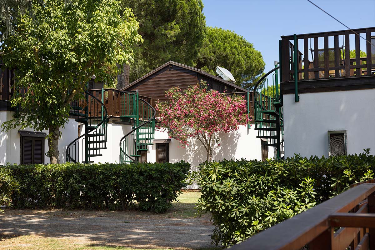 bungalow del residence mare pineta per le vacanze delle famiglie con bambini a caslborsetti in romagna